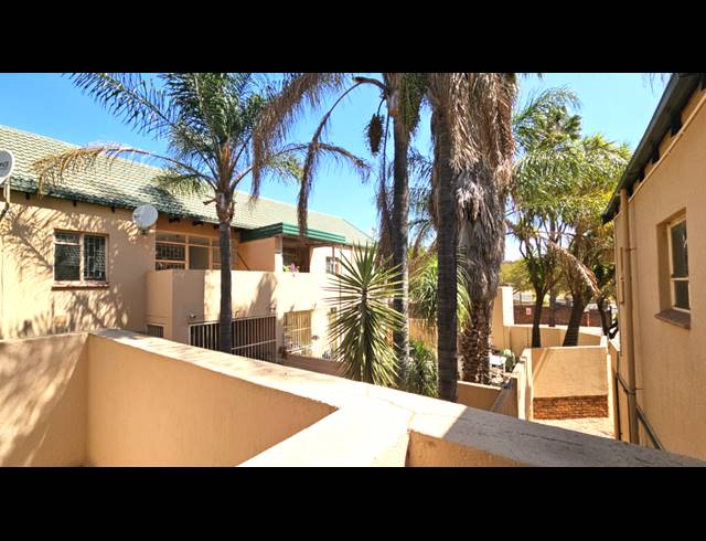 2 BEDROOM APARTMENT RENTED IN MORELETA PARK